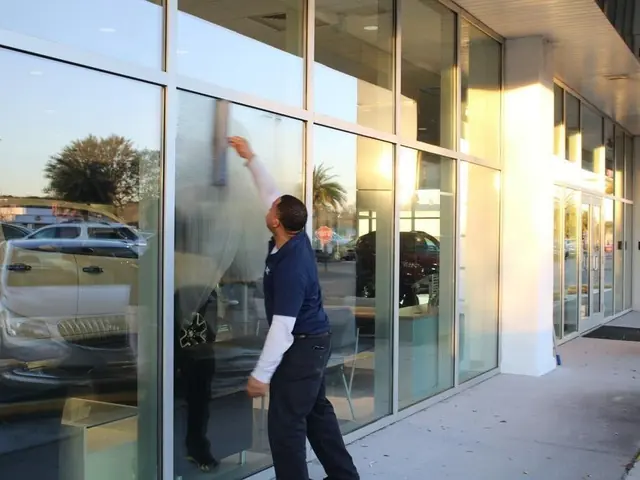 new construction window cleaning mobile al — commercial buildout glass
